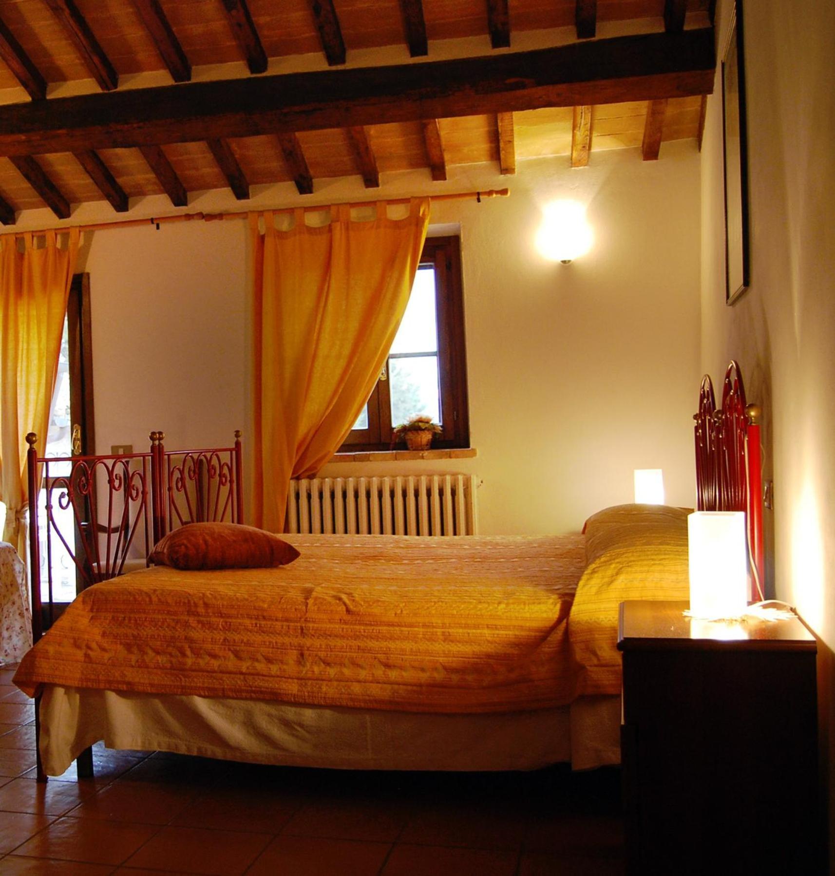 Agriturismo Camiano Piccolo Montefalco Δωμάτιο φωτογραφία